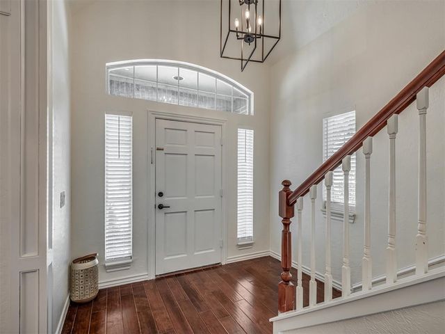 204 Ainsley Court, Edmond, OK 73034