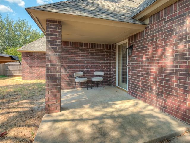 204 Ainsley Court, Edmond, OK 73034