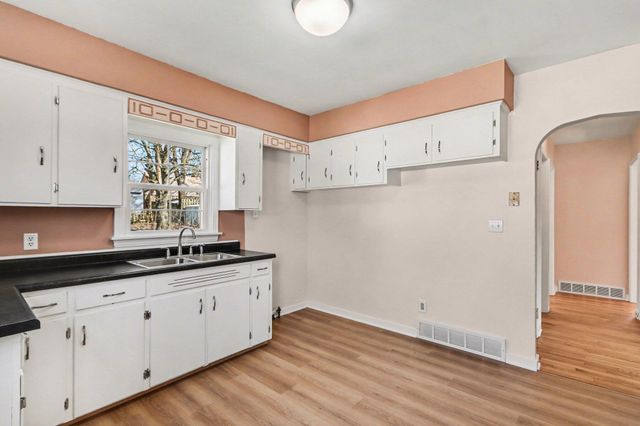 1728 Texel Drive, Kalamazoo Twp, MI 49004