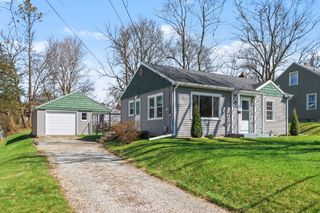 1728 Texel Drive, Kalamazoo Twp, MI 49004