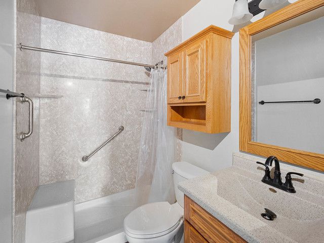 2552 Dickens Drive 2552, Aurora, IL 60503