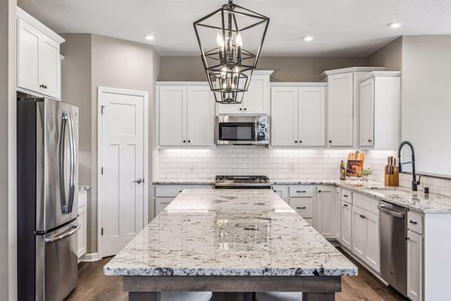 284 Primrose Path N, Bayport, MN 55003