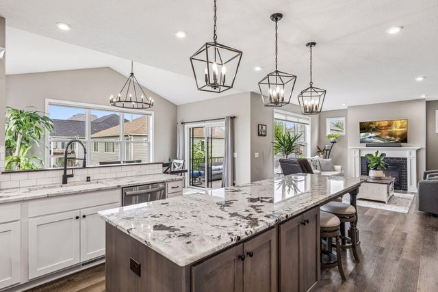 284 Primrose Path N, Bayport, MN 55003