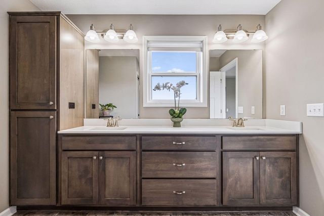 284 Primrose Path N, Bayport, MN 55003