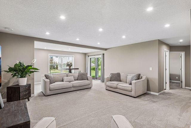 284 Primrose Path N, Bayport, MN 55003