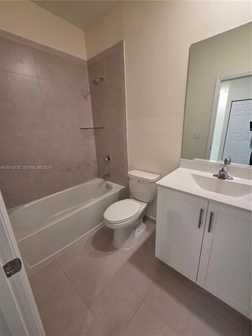 10840 W 33rd Ln, Hialeah, FL 33018