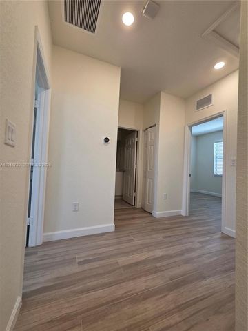 10840 W 33rd Ln, Hialeah, FL 33018