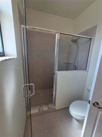 10840 W 33rd Ln, Hialeah, FL 33018
