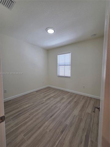 10840 W 33rd Ln, Hialeah, FL 33018