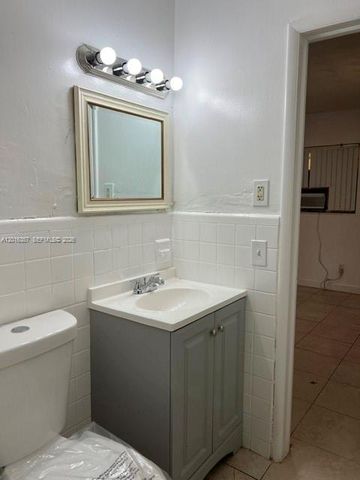 2201 N 57th Ave, Hollywood, FL 33021
