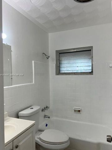 2201 N 57th Ave, Hollywood, FL 33021