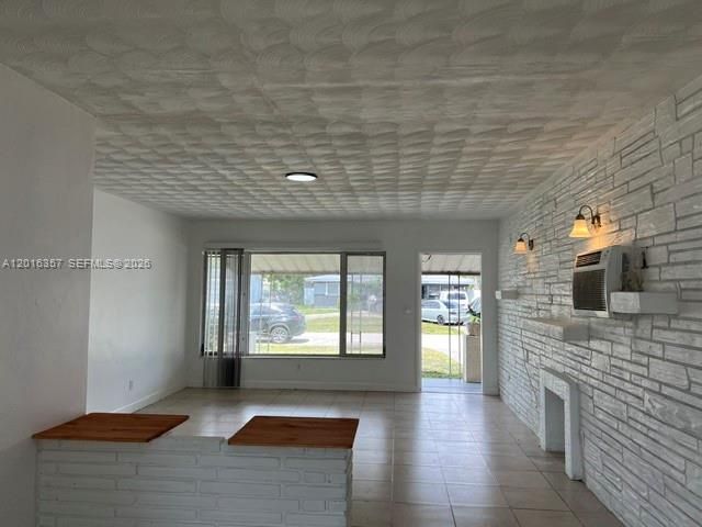 2201 N 57th Ave, Hollywood, FL 33021