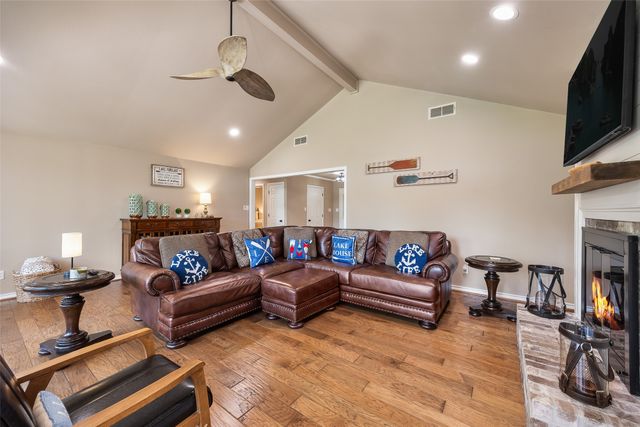 810 Clear Water Trail, Holly Lake Ranch, TX 75765