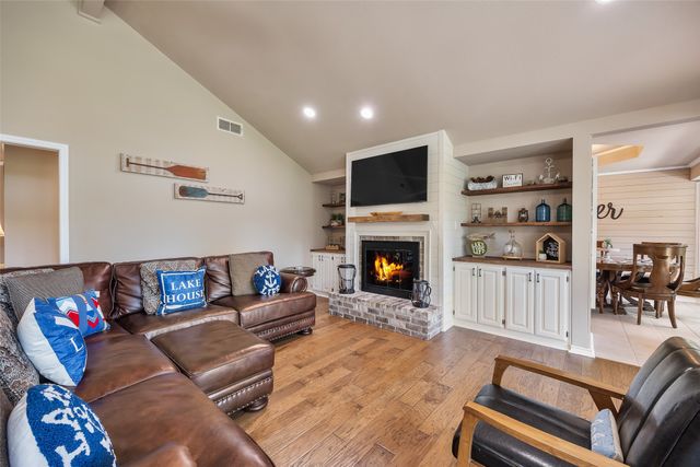 810 Clear Water Trail, Holly Lake Ranch, TX 75765