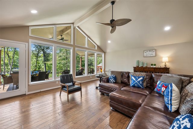 810 Clear Water Trail, Holly Lake Ranch, TX 75765