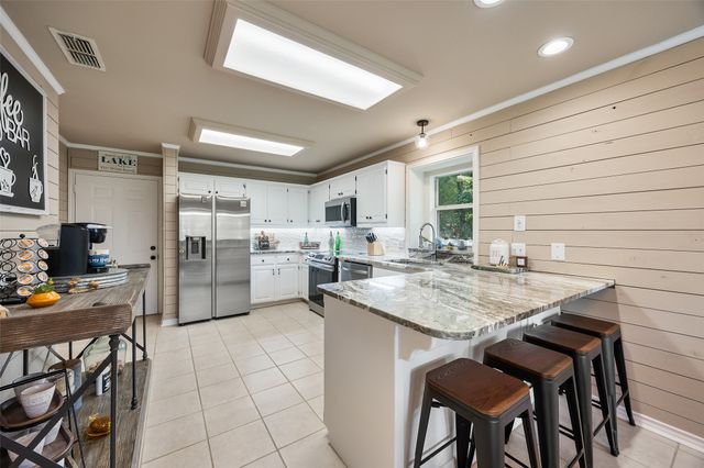 810 Clear Water Trail, Holly Lake Ranch, TX 75765