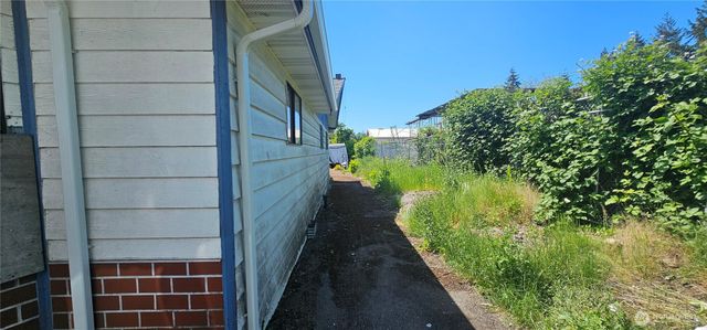 9722 South Tacoma Way, Lakewood, WA 98499