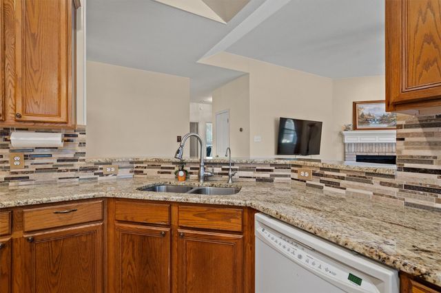 418 Keenland DR, Georgetown, TX 78626