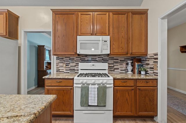 418 Keenland DR, Georgetown, TX 78626