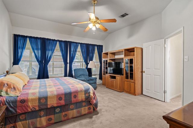 418 Keenland DR, Georgetown, TX 78626