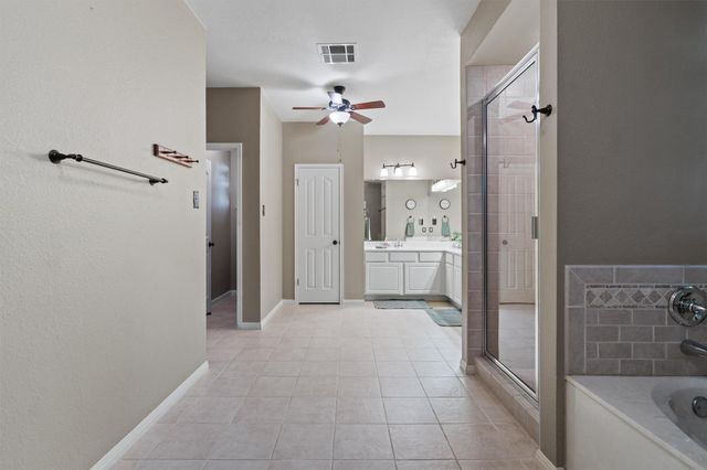 418 Keenland DR, Georgetown, TX 78626