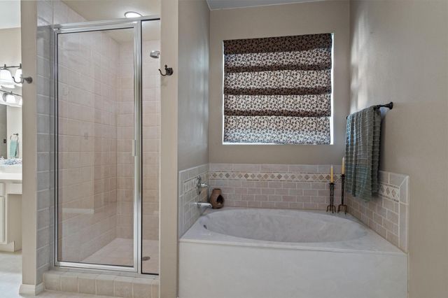 418 Keenland DR, Georgetown, TX 78626