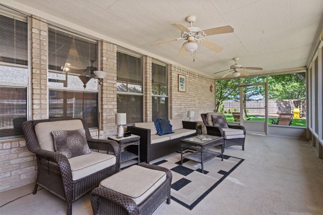 418 Keenland DR, Georgetown, TX 78626