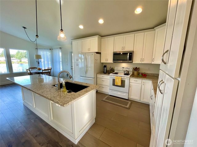 571 E Chance A La Mer NE, Ocean Shores, WA 98569