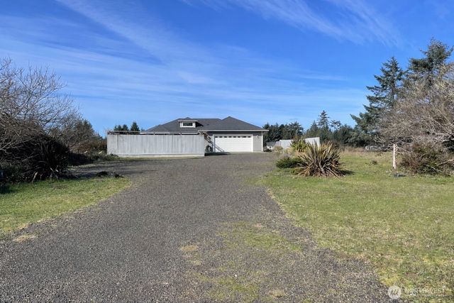 571 E Chance A La Mer NE, Ocean Shores, WA 98569