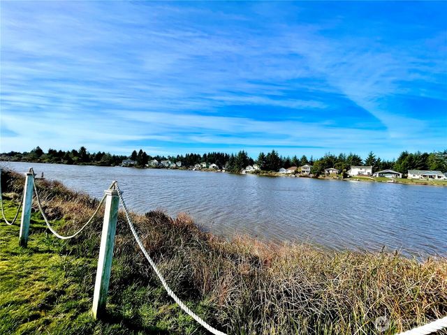 571 E Chance A La Mer NE, Ocean Shores, WA 98569