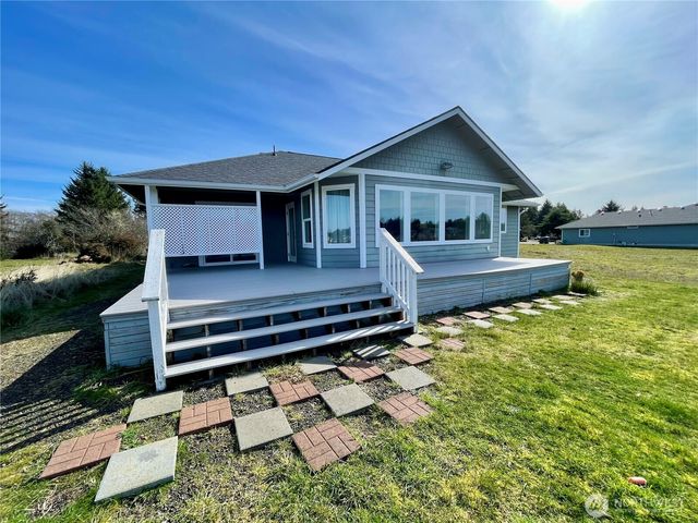 571 E Chance A La Mer NE, Ocean Shores, WA 98569