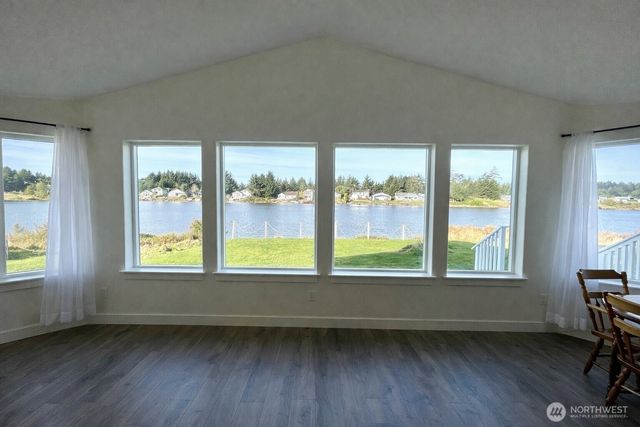 571 E Chance A La Mer NE, Ocean Shores, WA 98569