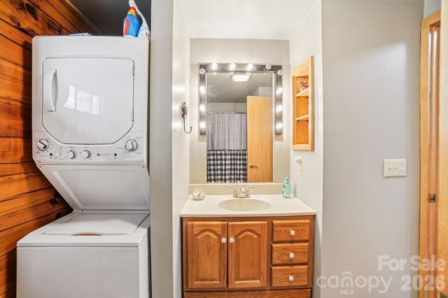 307 Roaring Creek Lane, Waynesville, NC 28786