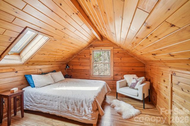 307 Roaring Creek Lane, Waynesville, NC 28786