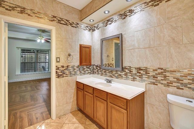 10011 Gil Jr Lane, Houston, TX 77075