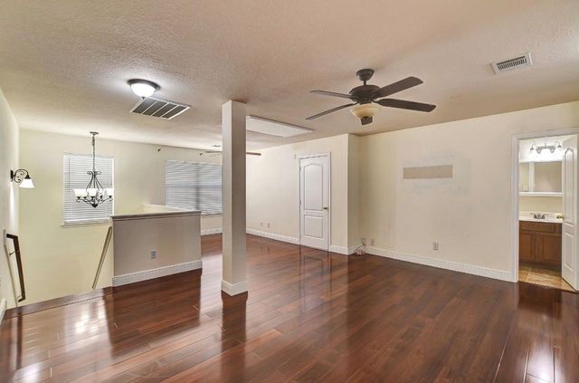 10011 Gil Jr Lane, Houston, TX 77075