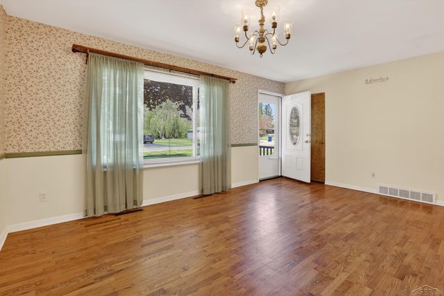 1323 Joseph Street, Saginaw Twp, MI 48638