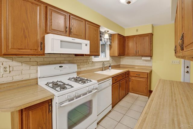 1323 Joseph Street, Saginaw Twp, MI 48638