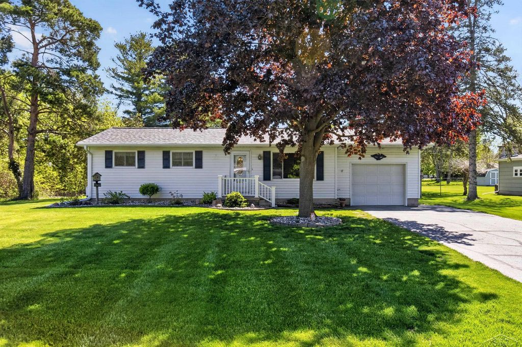 1323 Joseph Street, Saginaw Twp, MI 48638