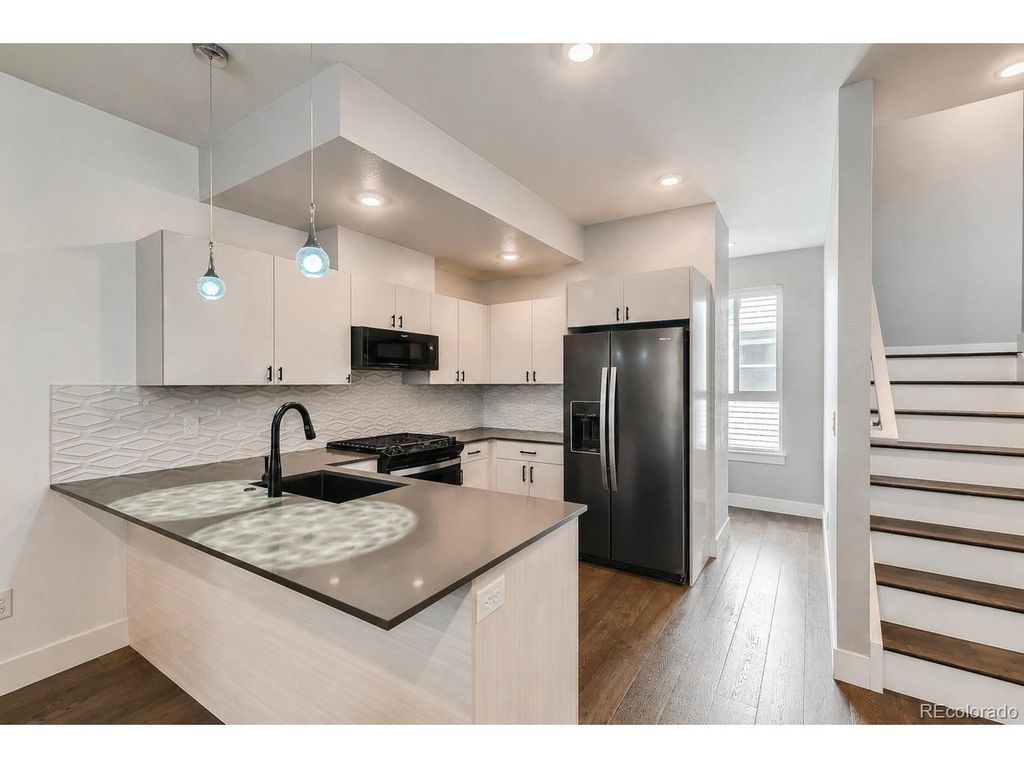 1284 Stuart St, Denver, CO 80204
