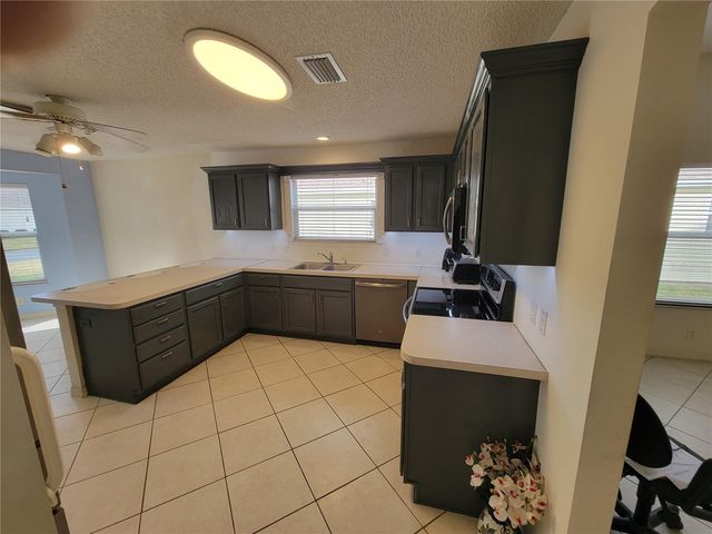 1033 OAK FOREST DRIVE, The Villages, FL 32162