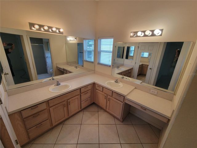 1033 OAK FOREST DRIVE, The Villages, FL 32162