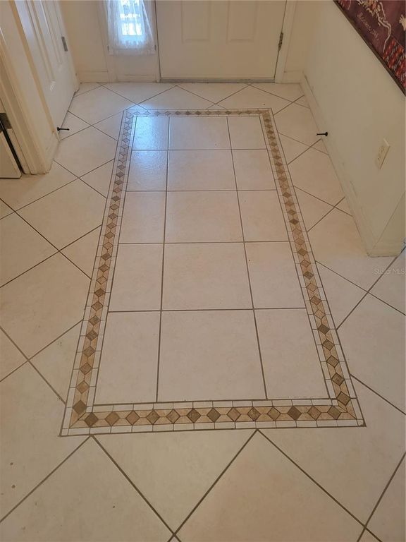 Image 11 of property listing at 1033 OAK FOREST DRIVE, The Villages, FL 32162