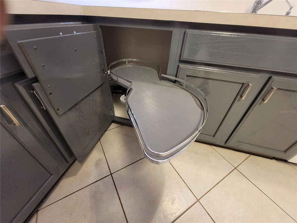 Image 31 of property listing at 1033 OAK FOREST DRIVE, The Villages, FL 32162