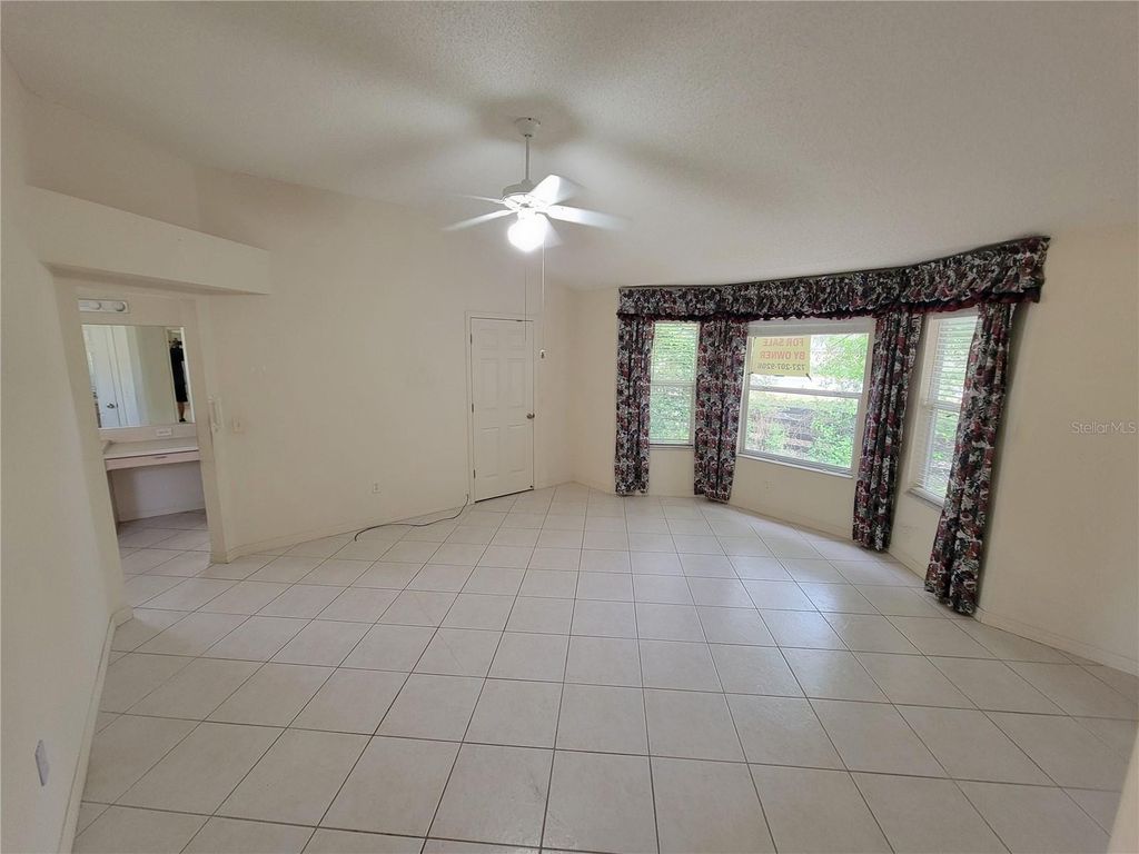 Image 35 of property listing at 1033 OAK FOREST DRIVE, The Villages, FL 32162