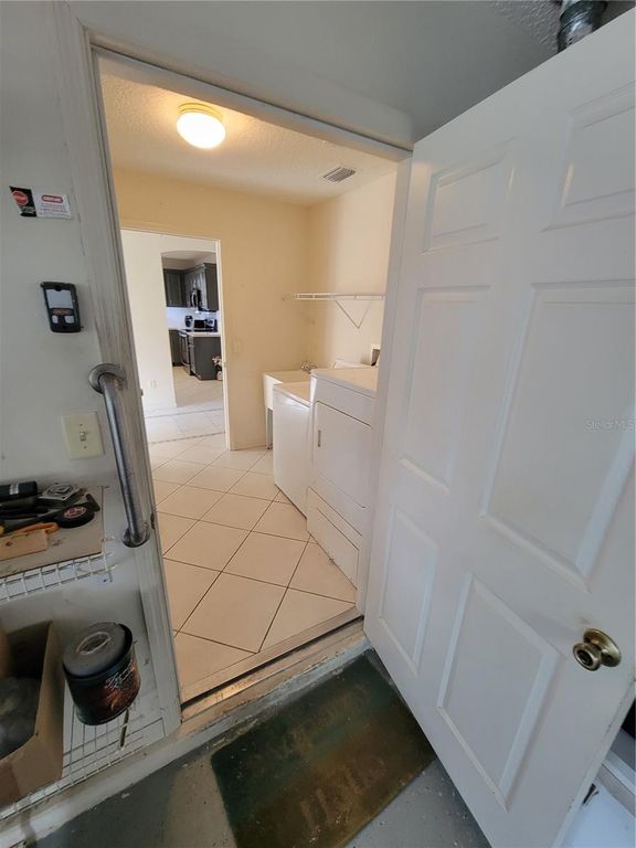 Image 68 of property listing at 1033 OAK FOREST DRIVE, The Villages, FL 32162