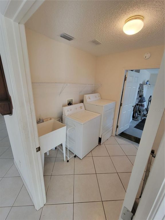 Image 69 of property listing at 1033 OAK FOREST DRIVE, The Villages, FL 32162