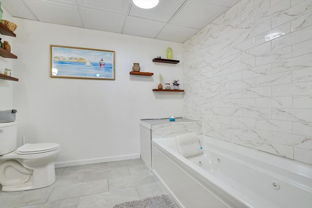 66 Bailey St, Fall River, MA 02724