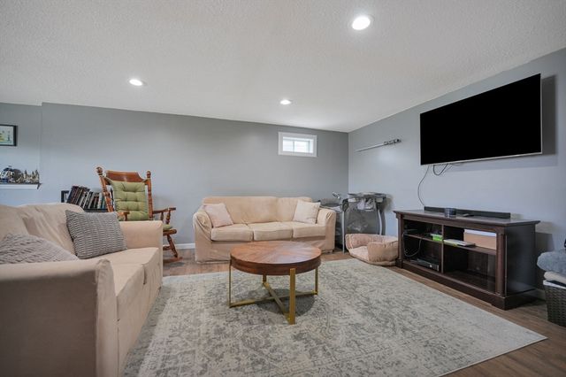 66 Bailey St, Fall River, MA 02724