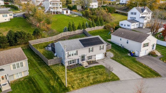 66 Bailey St, Fall River, MA 02724